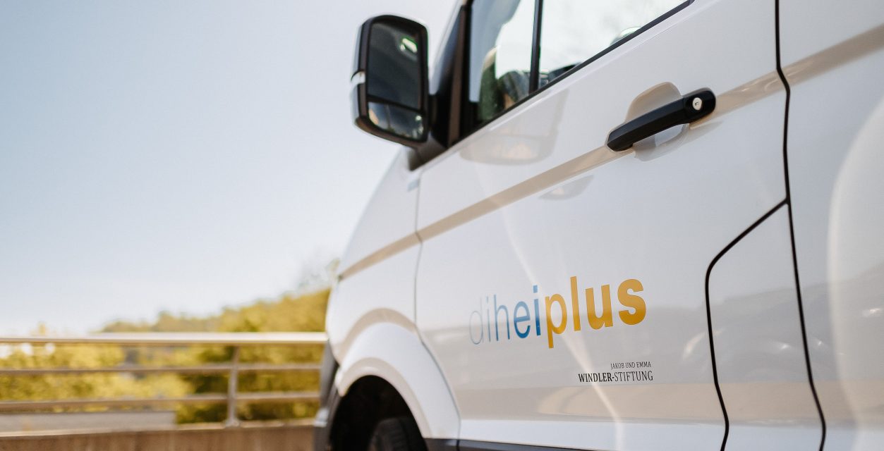 Autotüre mit dem aufgebrachten Logo von diheiplus